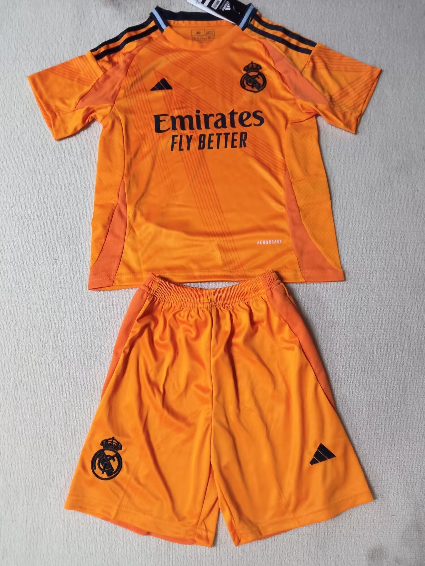 Real Madrid Away 24/25 - Kids (Short included)