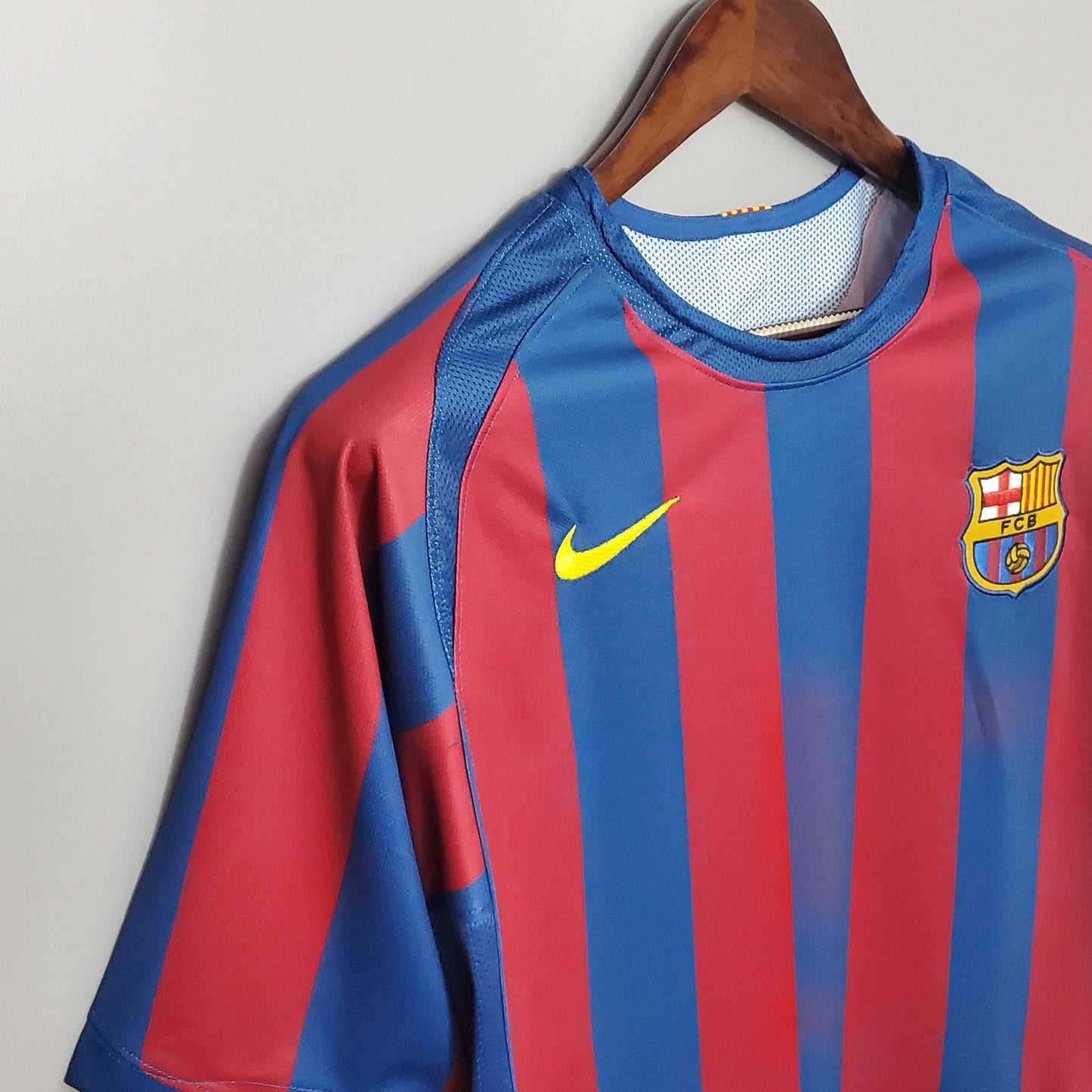 Retro Barcelona Home 05/06