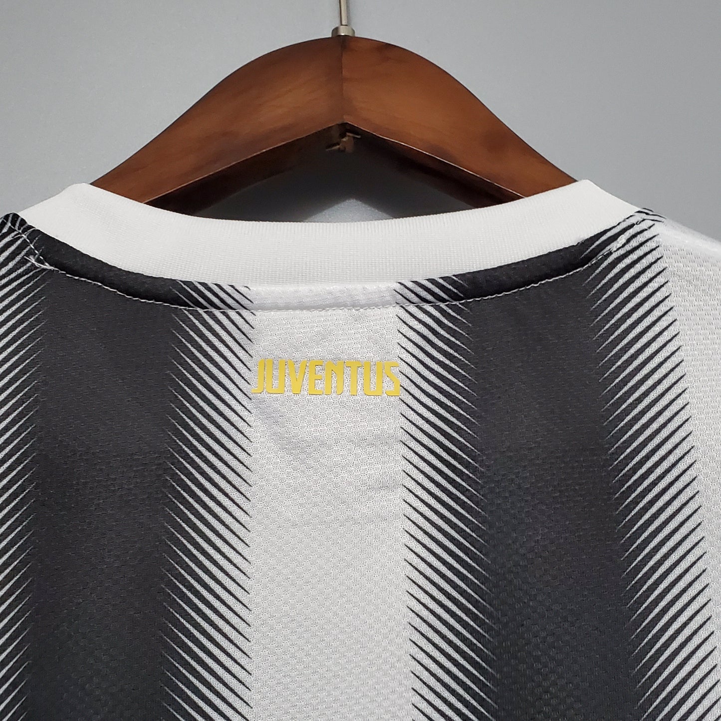 Retro Juventus Home 11/12