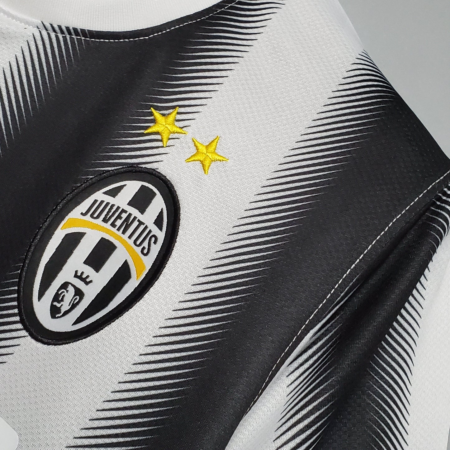 Retro Juventus Home 11/12